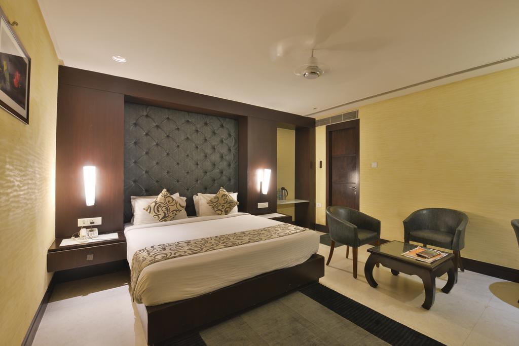 Hotel The Golden Oak Rāipur Exterior foto